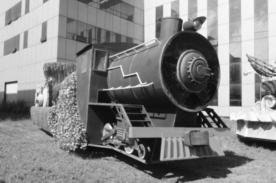 20輛花車亮相沈陽國際旅游節 - 中國自貢燈會,燈會彩燈界的行業門戶網站,聚合彩燈企業提供最全的彩燈會燈展花車信息,搜羅展會活動信息和歷屆燈會集錦